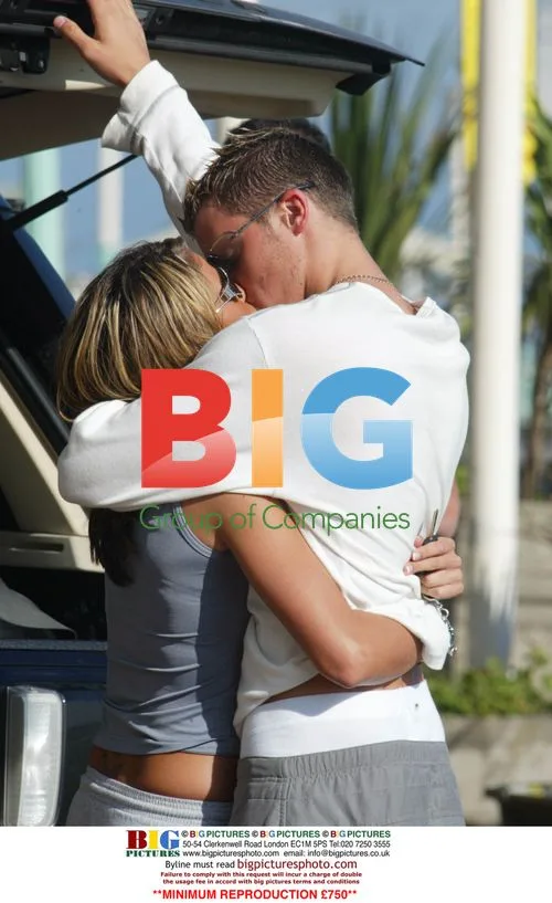 Glamour Model Jordon Seen Kissing Boyfriend