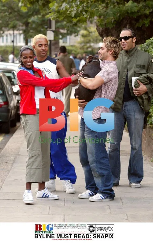 SINGER SHAZNAY LEWIS AND FIANCEE OUT WITH PUPPY
