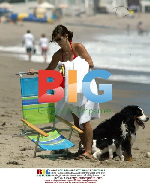 Courtney Cox Relaxes on Malibu Beach