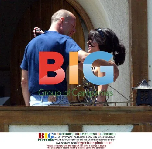 Bruce Willis and Jaimseye Haft get cozy