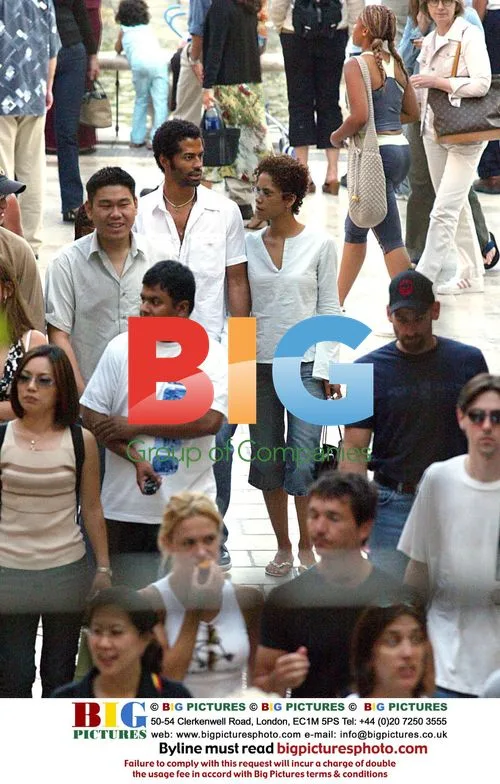 Eric Benet, Halle Berry, and daughter India shop