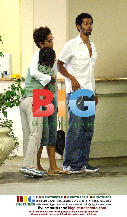 Eric Benet spends day with Halle Berry and daughter