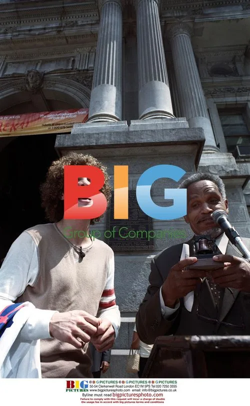 Justin Guarini Receives Gifts from Philadelphia Mayor