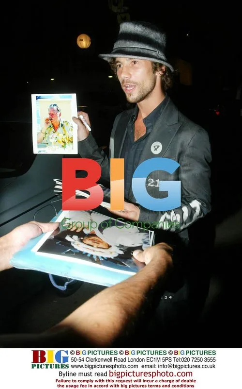 Jay Kay Breaks Pen After GQ Awards