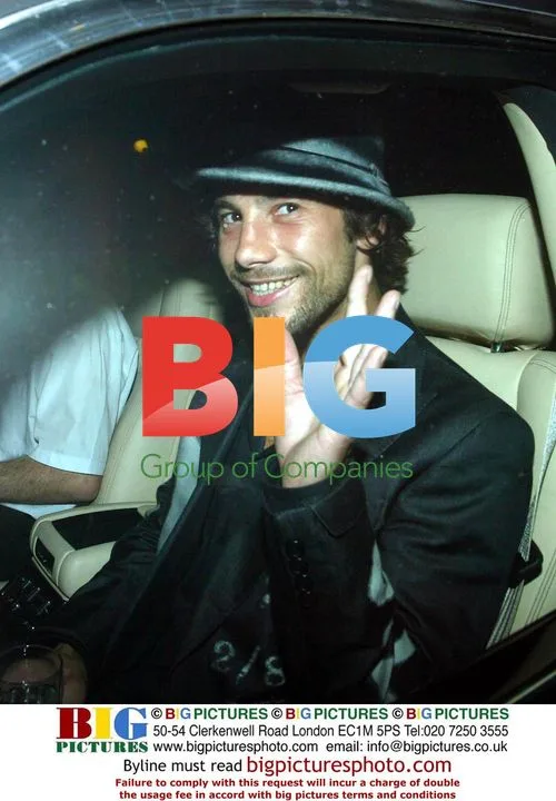 Jay Kay breaks pen after GQ Awards