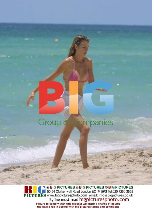 Dean Cain and Family Enjoy Miami Beach