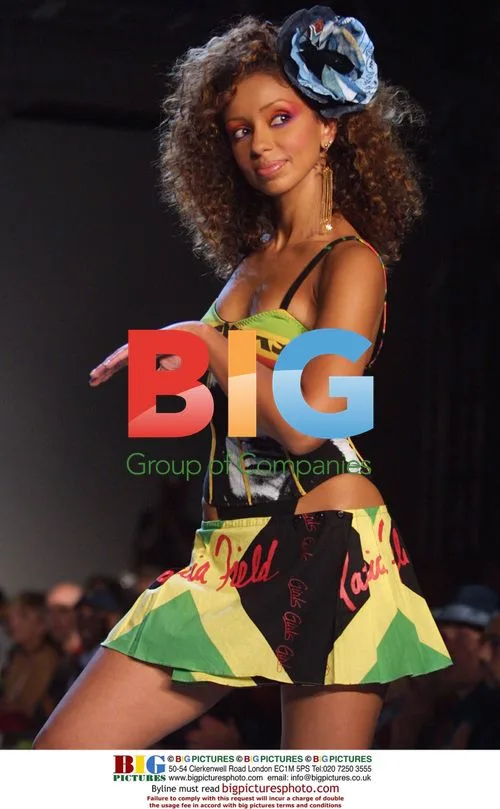 House of Field Spring 2003 Fashion Show