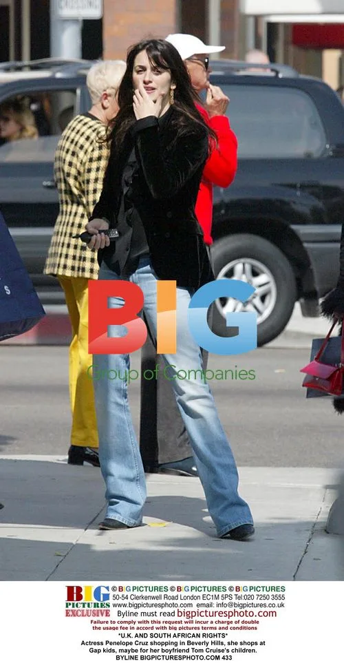 Penelope Cruz goes shopping in Beverly Hills