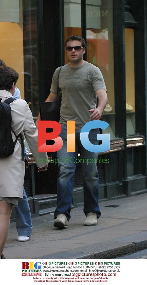 Mark Viduka and Family Shopping in London