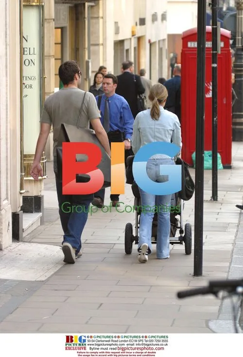 Mark Viduka and Family Shopping in London
