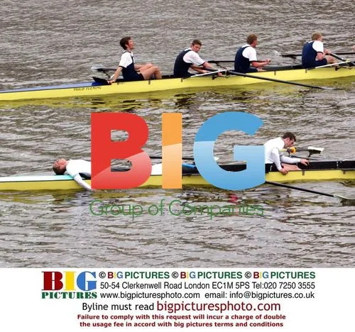 Oxford and Cambridge Boat Race Finish