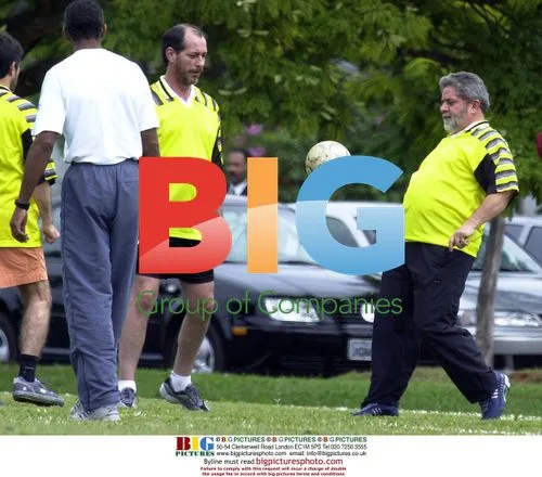Lula da Silva and Ciro Gomes playing soccer