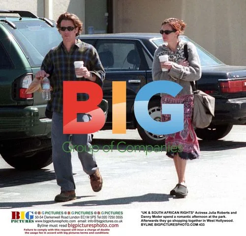 Julia Roberts and Danny Moder at the Park