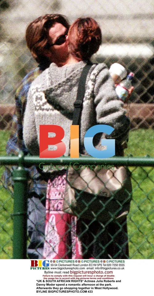 Julia Roberts and Danny Moder's Park Outing
