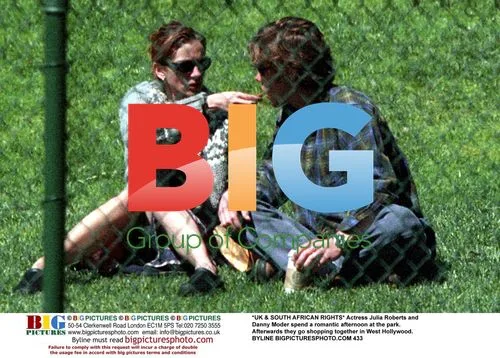 Julia Roberts & Danny Moder at Park