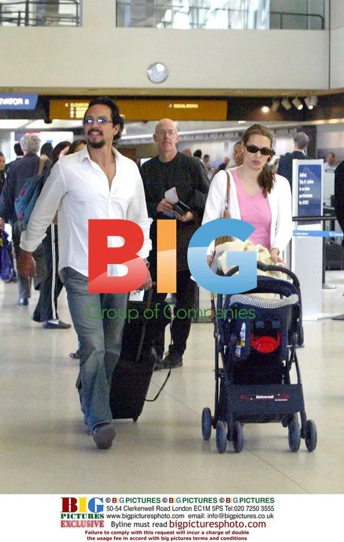Benjamin Bratt and Talisa Soto with baby Sophia