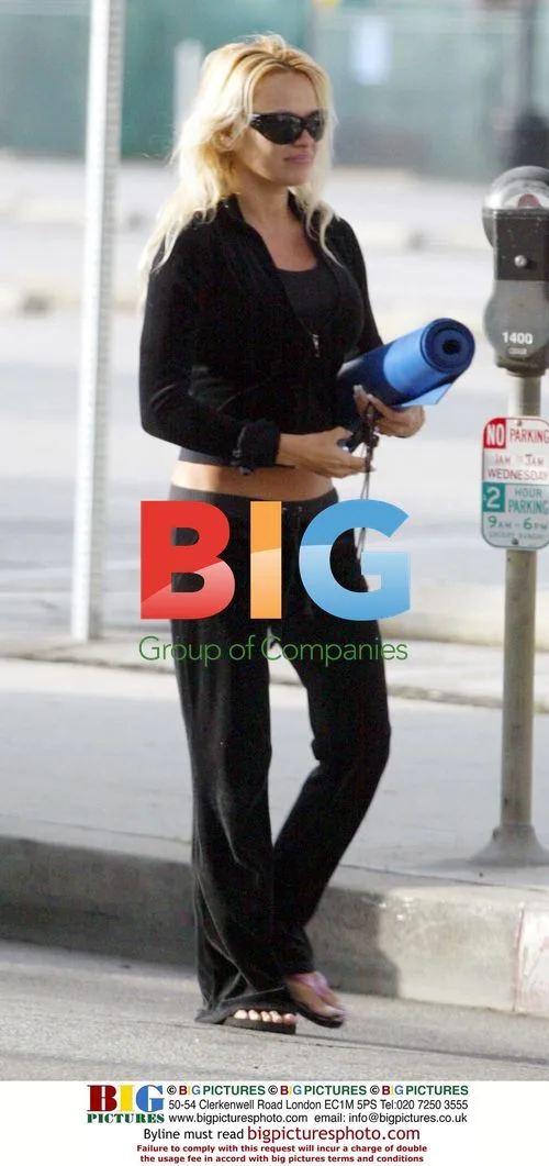 Pamela Anderson Attends Yoga Class