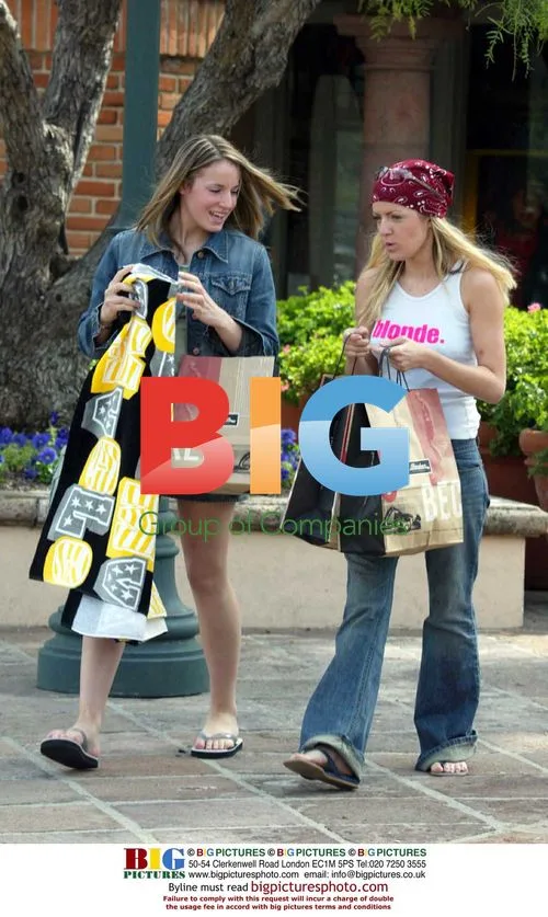 Former Pop Idol Contestants Spotted on LA Shopping Trip