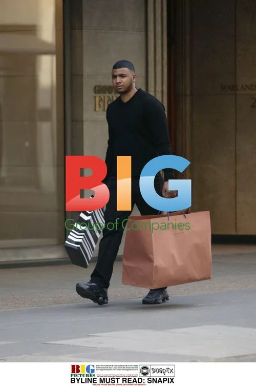 Pregnant MS Dynamite shopping with boyfriend