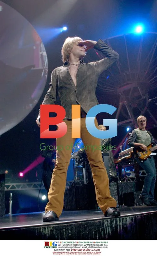 JON BON JOVI Performing Live