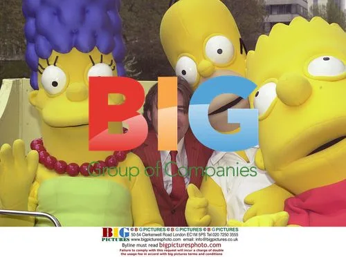 Jonathan Ross with The Simpsons on London bus