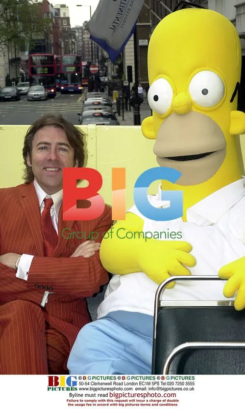 Jonathan Ross and Simpsons on London bus