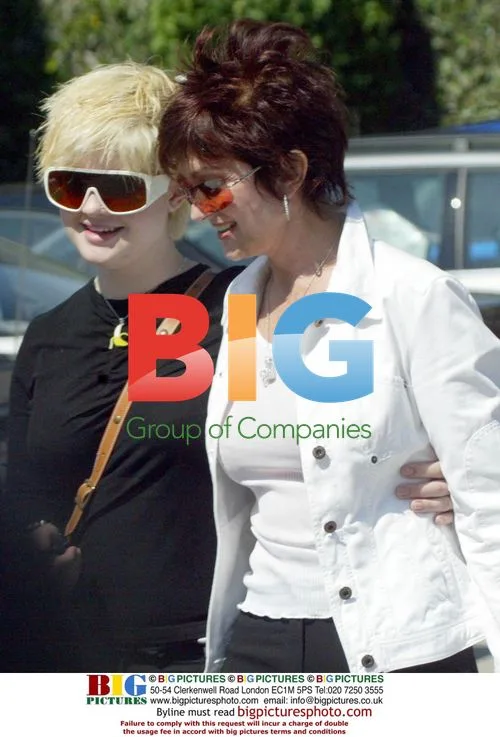 Sharon and Kelly Osborne Lunch and Shop