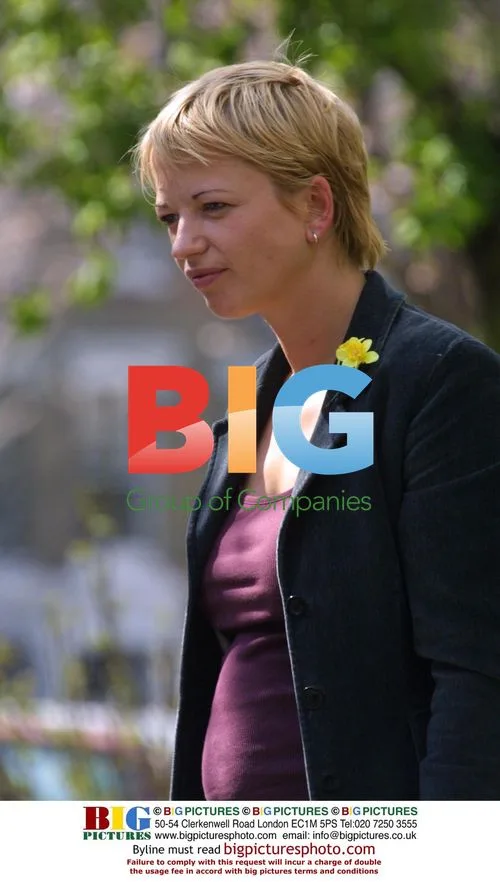Carolyn Murphy laughs with Cate Blanchett