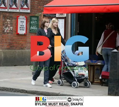 Sophie Ellis Bextor Shopping in London