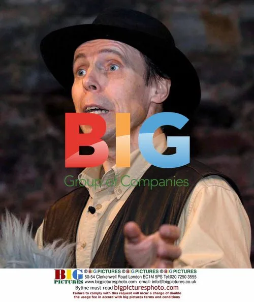 Professor Gunther Von Hagens Searches for Donor