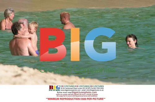 Tony Blair enjoys family beach trip in Barbados