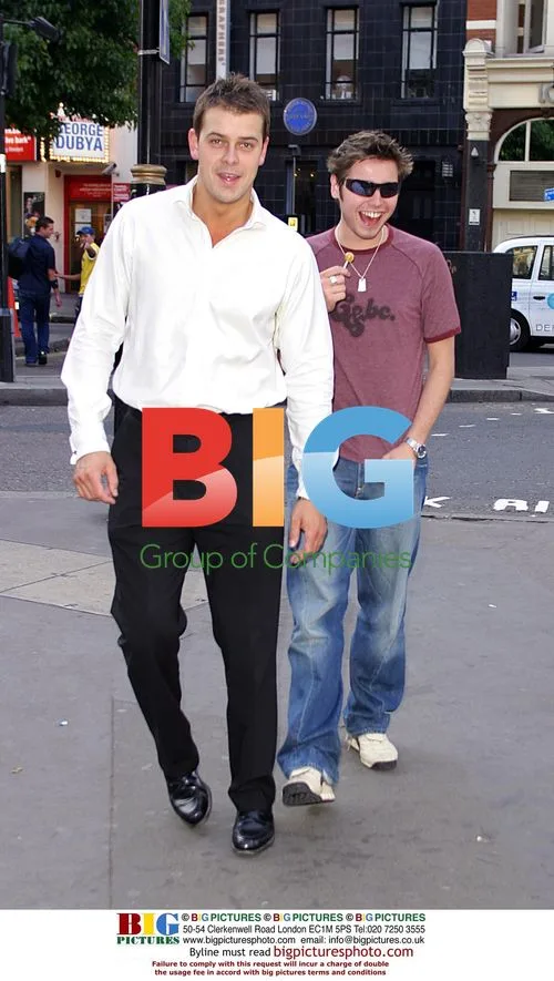David Sneddon Arriving in London