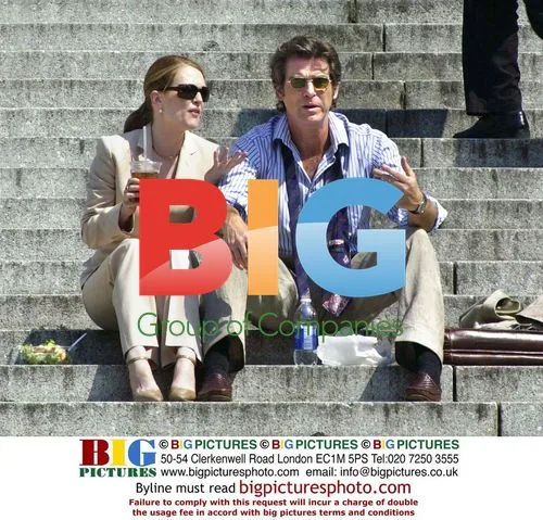 Julianne Moore and Pierce Brosnan on set