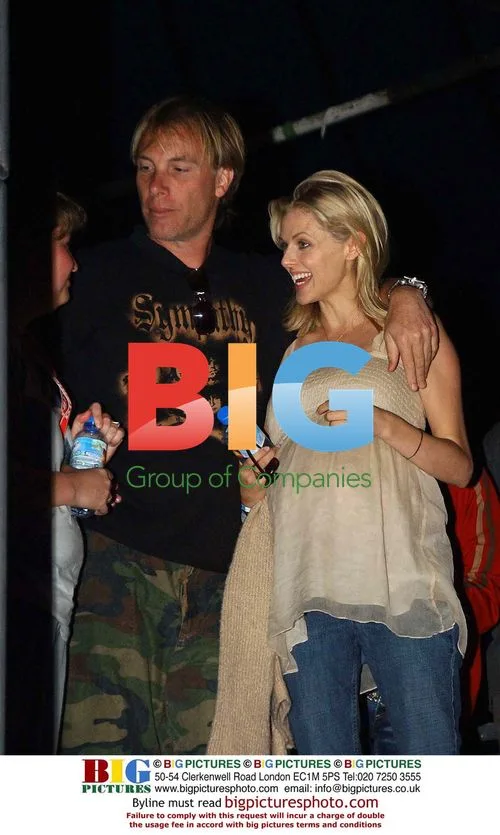 Donna Air and Damien Aspinall at V2003 music festival