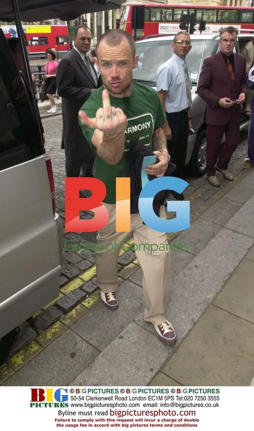 Red Hot Chilli Peppers Leaving Hotel