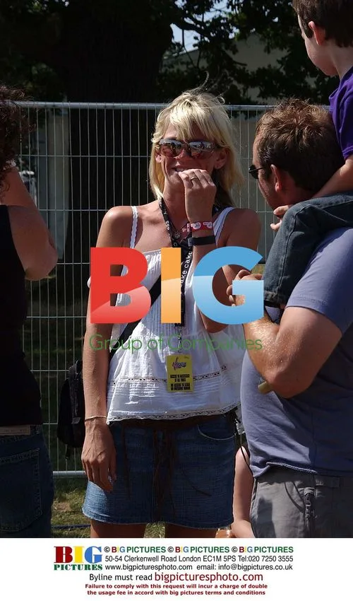 Zoe Ball at V2003 music festival