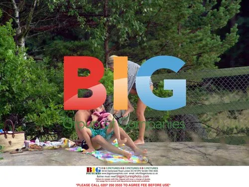 Ulrika Jonsson and Lance Gerrard Wright Spotted at Beach