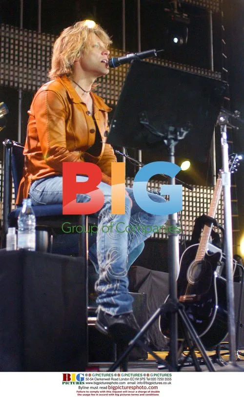 JON BON JOVI Performs During 'Bounce Tour'