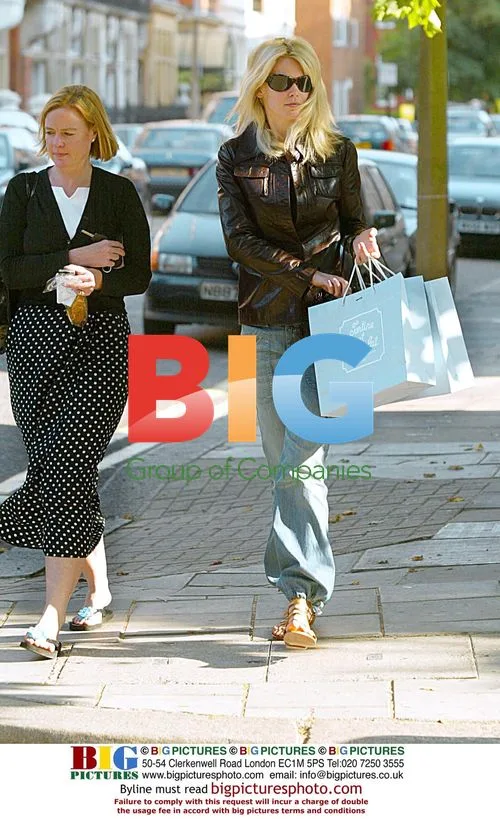 Claudia Schiffer returns home after shopping
