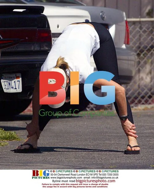 Helen Hunt and Boyfriend Rollerblading