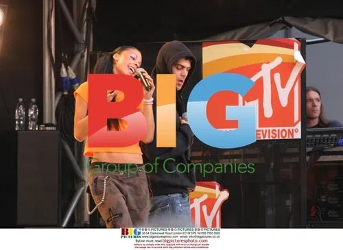 SINGER ABS PERFORMING ON TRL IN LONDON