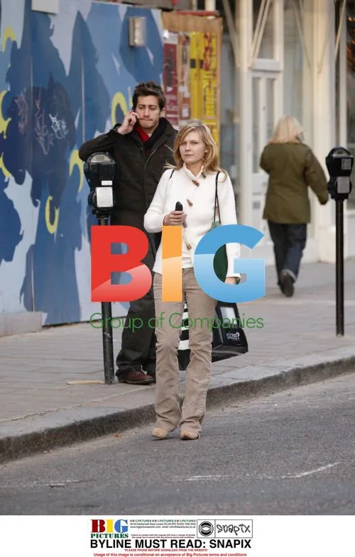 Kirsten Dunst and Jake Gyllenhaal Shopping