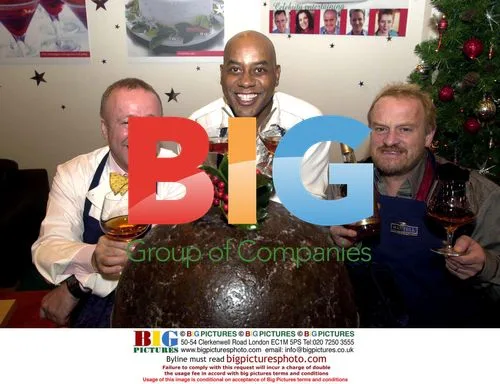 Celebrity chefs launch £8000 Christmas pudding