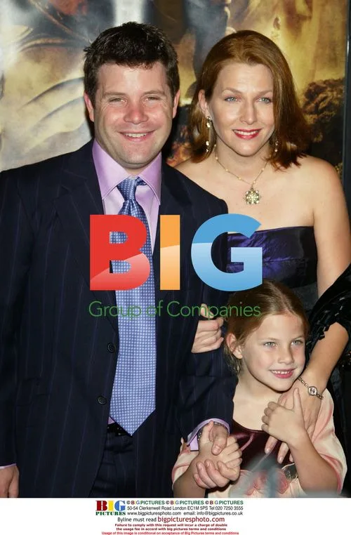 Sean Astin with family at LOTR premiere