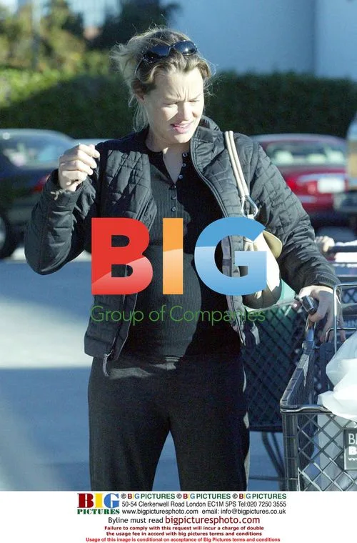Matt LeBlanc's pregnant wife Melissa out shopping