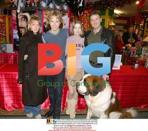 Jeremy Sumpter, Rachel Hurd-Wood, Nana The Dog at Peter Pan Press Call