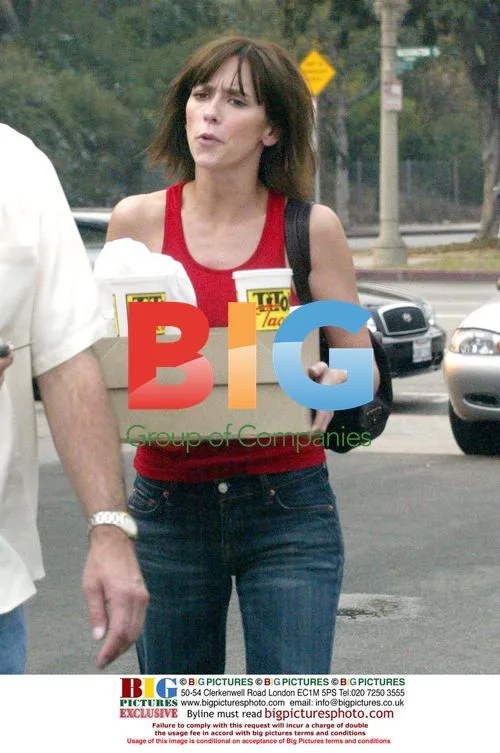 Jennifer Love-Hewitt brings lunch to Antonio Sabato Jr.