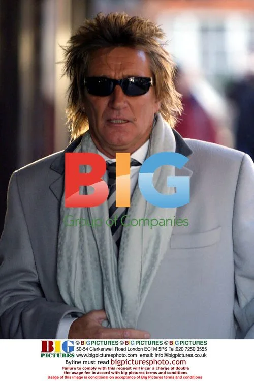 Rod Stewart arrives for Christmas shopping