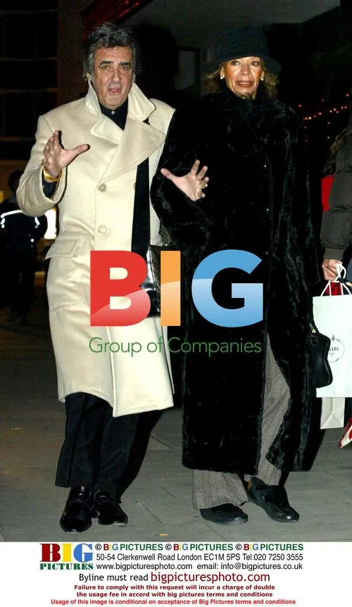 David Dickinson and Wife Stroll in Knightsbridge