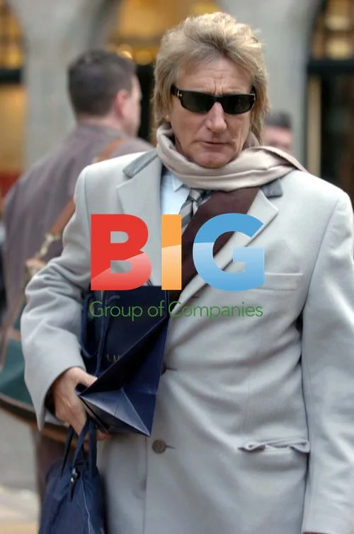 Rod Stewart after shopping in London
